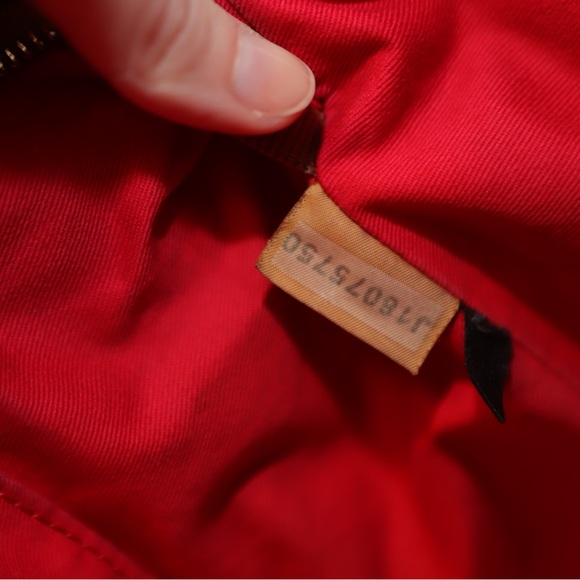 Dooney & Bourke Black Leather Shoulder Bag Red Interior - Picture 13 of 14